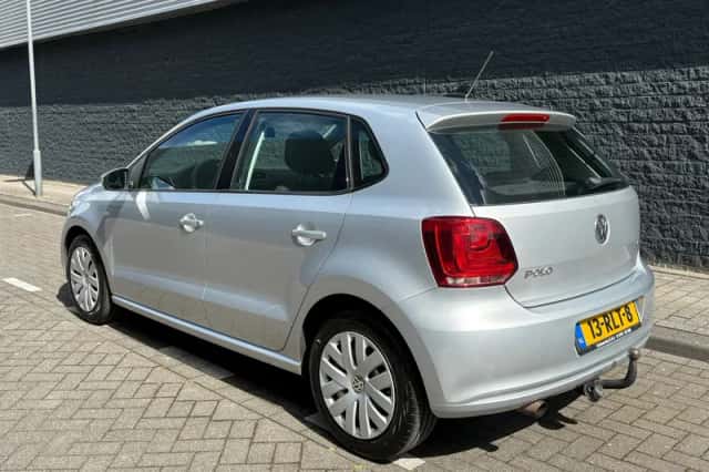 Volkswagen Polo (2011) thumbnail 6