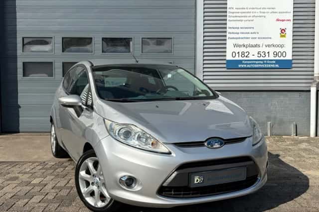Ford Fiesta (2010) thumbnail 1
