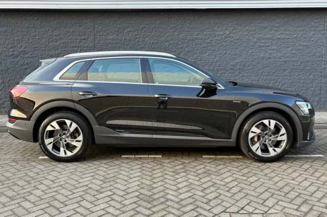Audi e-tron (2020) thumbnail 3