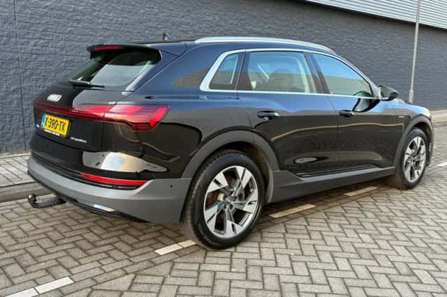 Audi e-tron (2020) thumbnail 4