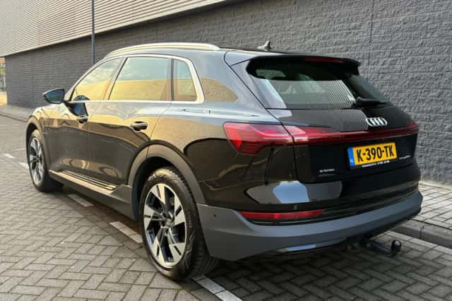 Audi e-tron (2020) thumbnail 6