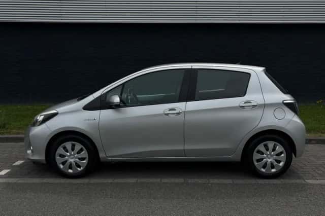 Toyota Yaris (2013) thumbnail 6