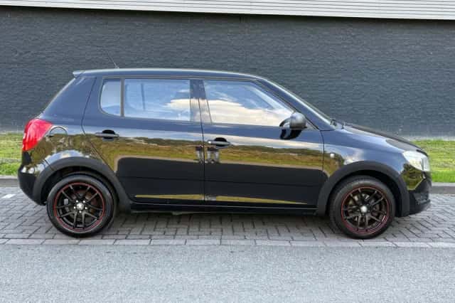 Škoda Fabia (2012) thumbnail 3