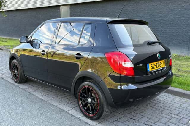 Škoda Fabia (2012) thumbnail 5