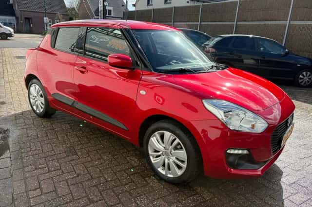 Suzuki Swift (2019) thumbnail 2