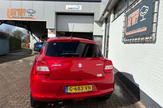 Suzuki Swift (2019) thumbnail 4