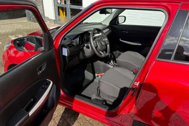 Suzuki Swift (2019) thumbnail 5