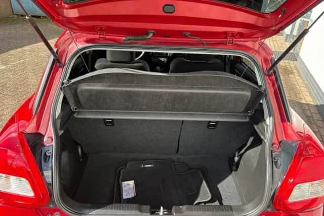 Suzuki Swift (2019) thumbnail 6