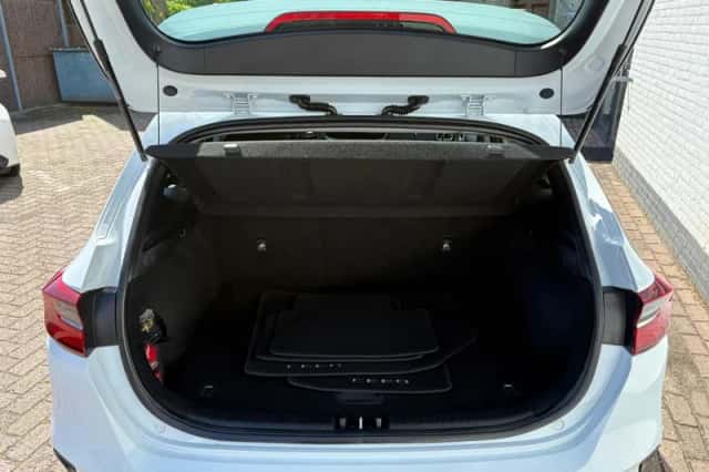Kia Ceed (2022) thumbnail 5