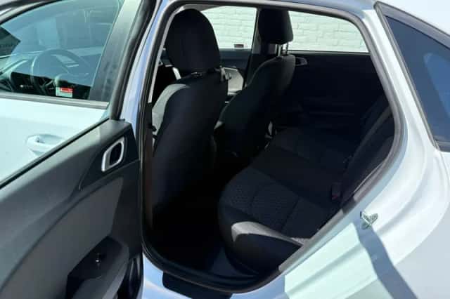 Kia Ceed (2022) thumbnail 6