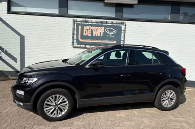 Volkswagen T-Roc (2021) thumbnail 1