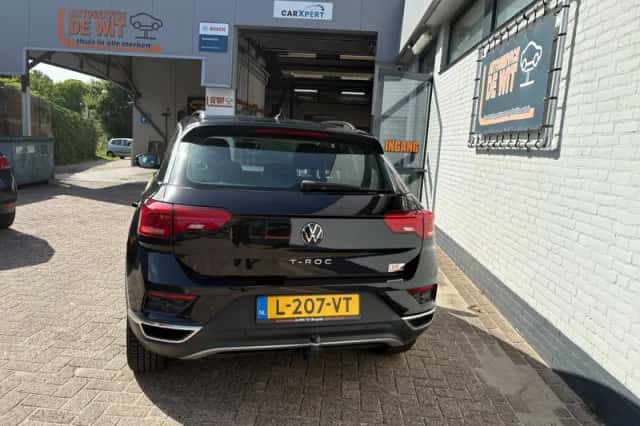 Volkswagen T-Roc (2021) thumbnail 3