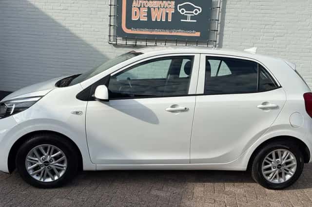 Kia Picanto (2023) thumbnail 1