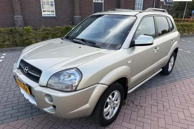 Hyundai Tucson (2010) thumbnail 1