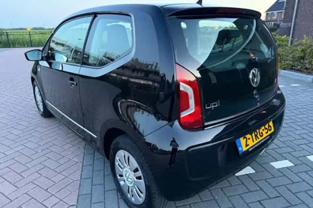 Volkswagen Up! (2012) thumbnail 2