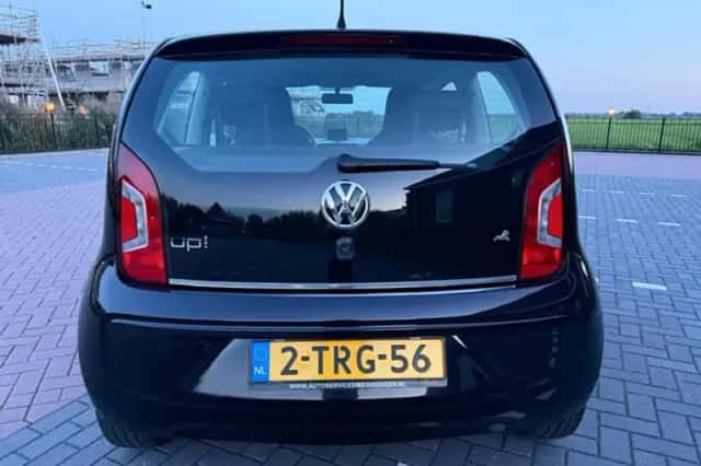Volkswagen Up! (2012) thumbnail 3