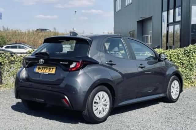 Toyota Yaris (2022) thumbnail 5