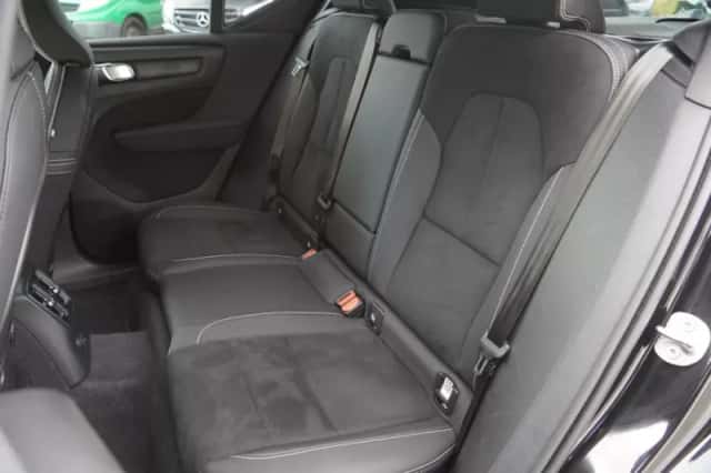 Volvo XC40 (2023) thumbnail 6