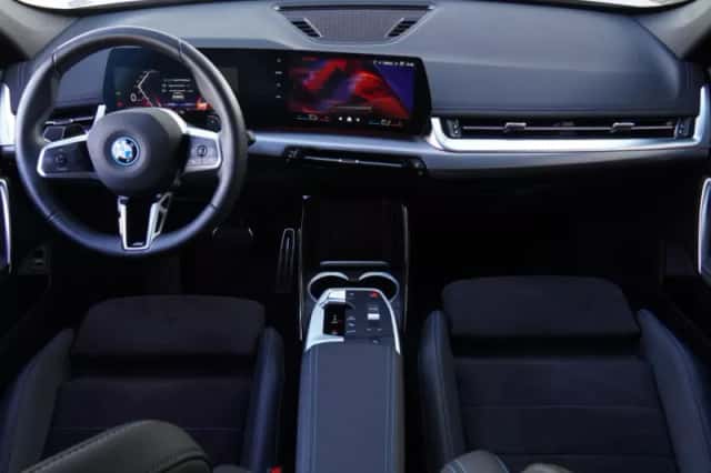 BMW X1 (2024) thumbnail 4