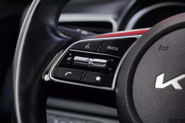 Kia Ceed (2022) thumbnail 5