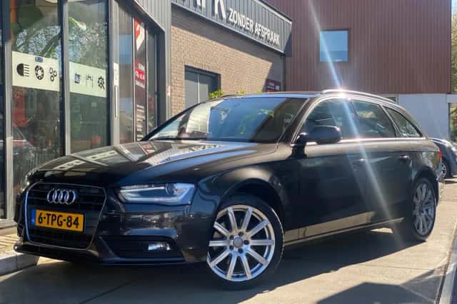 Audi A4 (2014) thumbnail 3