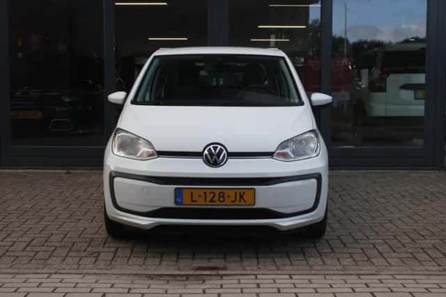 Volkswagen Up! (2021) thumbnail 2