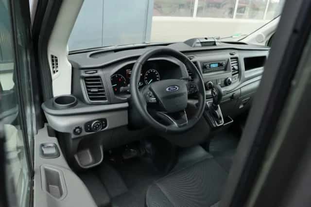 Ford Transit (2024) thumbnail 2