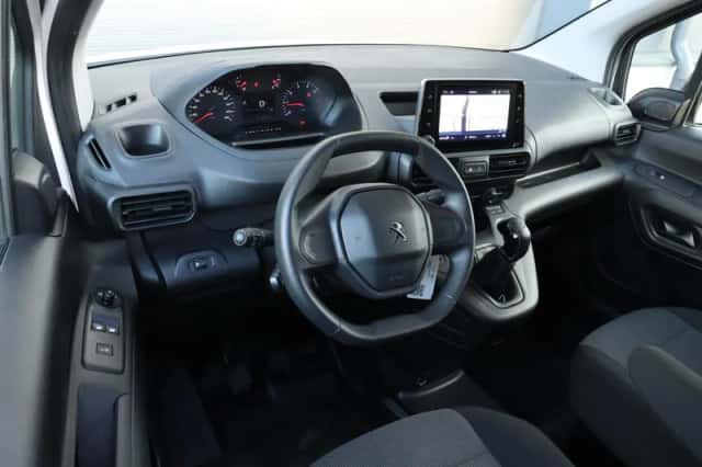 Peugeot Partner (2021) thumbnail 2