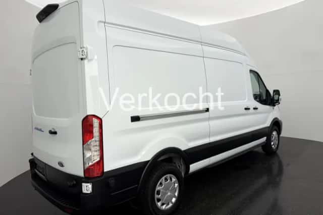 Ford E-Transit (2023) thumbnail 3