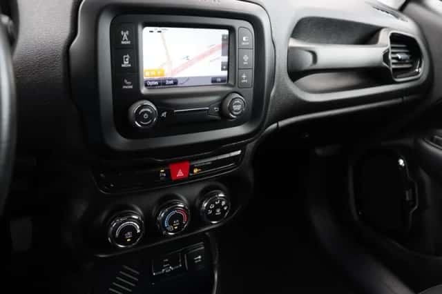 Jeep Renegade (2017) thumbnail 5