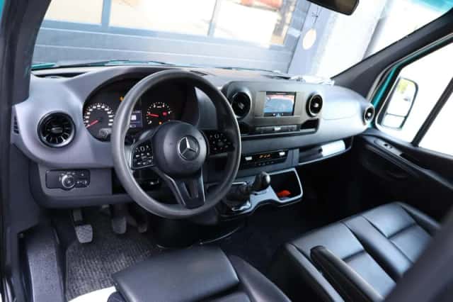 Mercedes-Benz Sprinter (2021) thumbnail 2