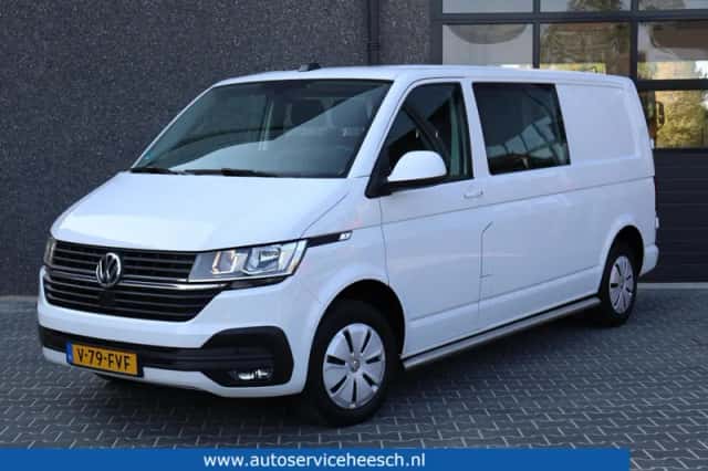 Volkswagen Transporter (2024) thumbnail 1