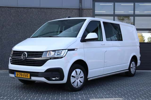 Volkswagen Transporter (2024) thumbnail 2
