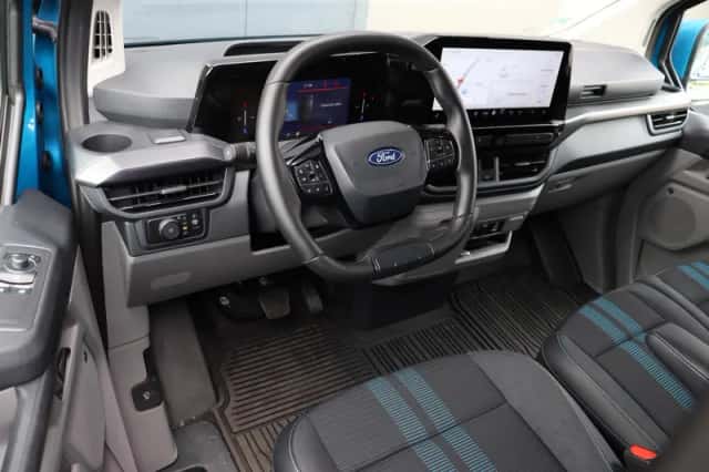 Ford E-Transit Custom (2024) thumbnail 2