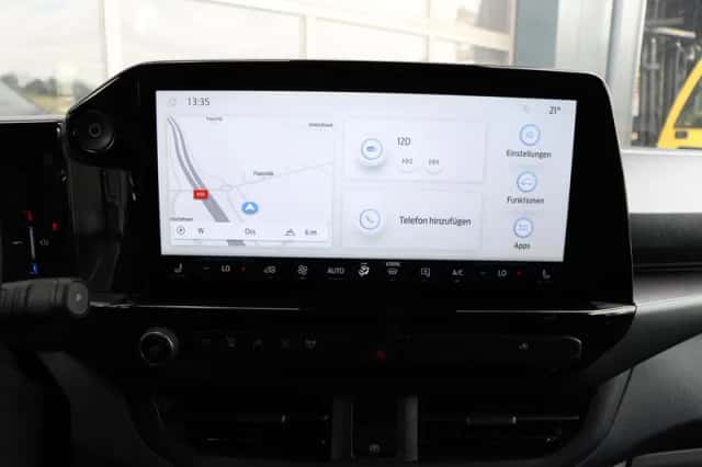 Ford E-Transit Custom (2024) thumbnail 4