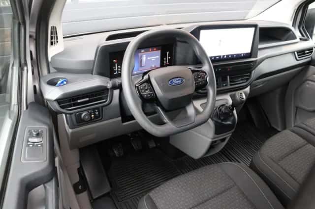 Ford Transit Custom (2024) thumbnail 2