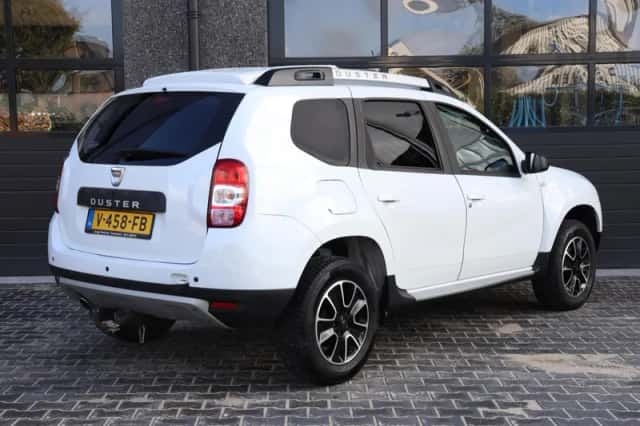Dacia Duster (2017) thumbnail 3