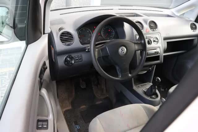 Volkswagen Caddy (2007) thumbnail 2
