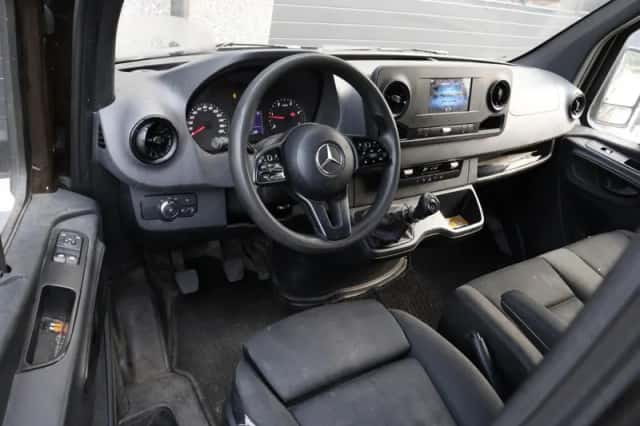 Mercedes-Benz Sprinter (2019) thumbnail 2