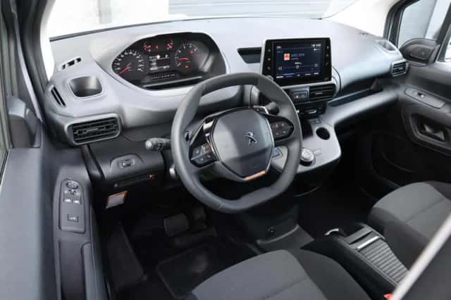 Peugeot Partner (2020) thumbnail 2