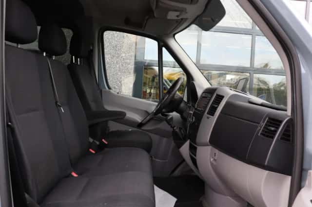 Mercedes-Benz Sprinter (2016) thumbnail 2