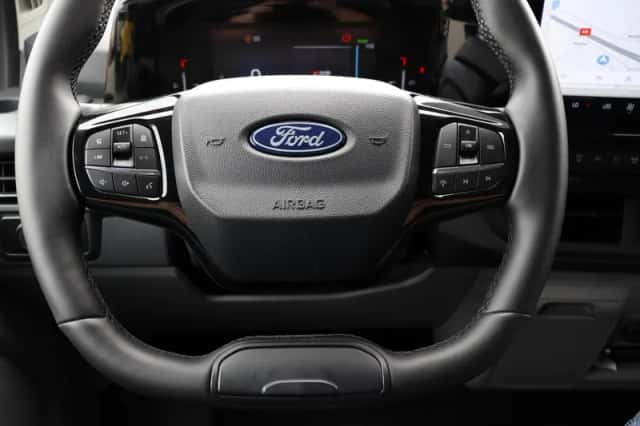 Ford E-Transit Custom (2024) thumbnail 2