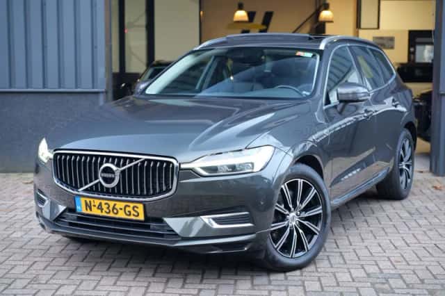 Volvo XC60 (2017) thumbnail 1