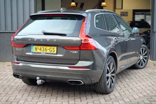 Volvo XC60 (2017) thumbnail 3