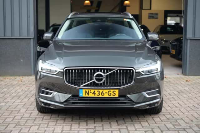 Volvo XC60 (2017) thumbnail 4