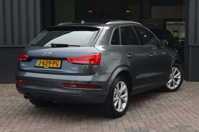 Audi Q3 (2017) thumbnail 3