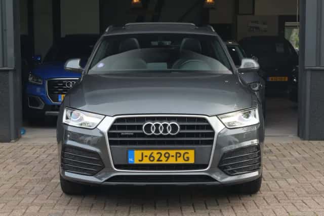 Audi Q3 (2017) thumbnail 4