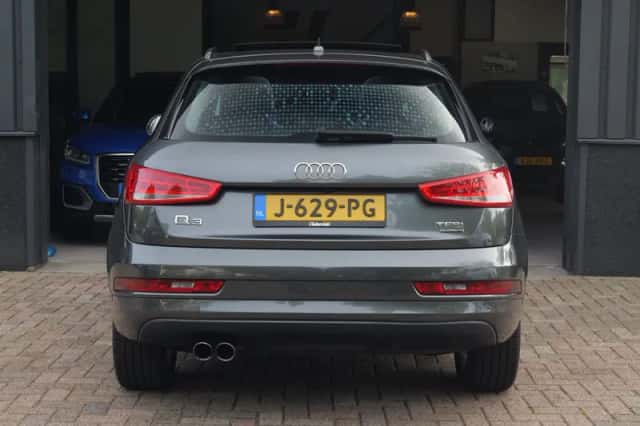 Audi Q3 (2017) thumbnail 5
