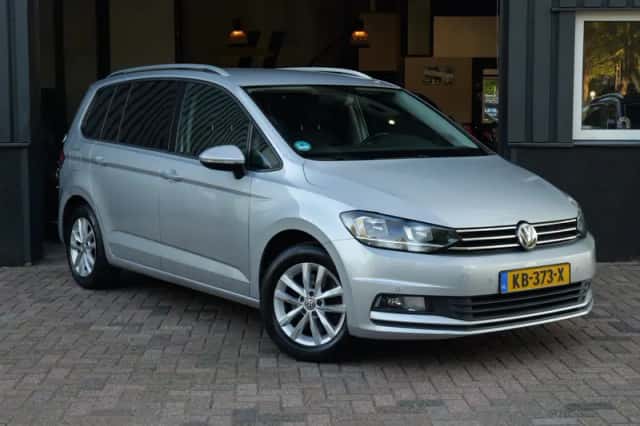 Volkswagen Touran (2016) thumbnail 6