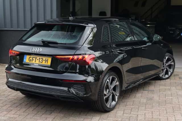 Audi A3 (2021) thumbnail 3